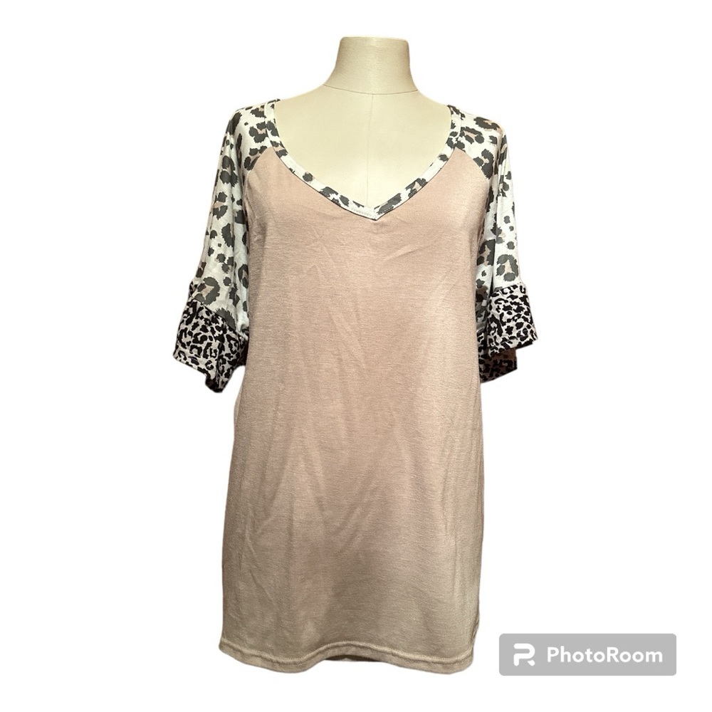 Misslook women’s 3x V-neck tan blouse with Camo and leopard print sleeves
